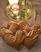 Ladda upp bild till gallerivisning, Värmekudde i sammet - hjärta