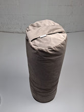 Ladda upp bild till gallerivisning, Yogabolster sammet - Ljusgrå