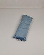 Ladda upp bild till gallerivisning, Ögonkudde sammet - Duvblå