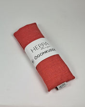 Ladda upp bild till gallerivisning, Ögonkudde linne - Korallröd