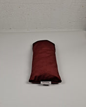 Ladda upp bild till gallerivisning, Ögonkudde sammet - Vinröd
