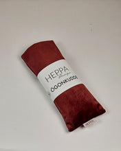 Ladda upp bild till gallerivisning, Ögonkudde sammet - Vinröd