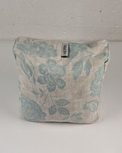 Ladda upp bild till gallerivisning, Yinyogakudde fyrkantig - Turkos blomma