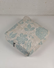 Ladda upp bild till gallerivisning, Yinyogakudde fyrkantig - Turkos blomma