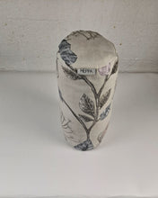 Ladda upp bild till gallerivisning, Bolster mini - Vit blomster