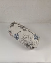 Ladda upp bild till gallerivisning, Bolster mini - Vit blomster